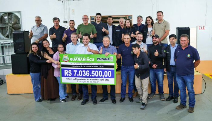 Gugu Bueno e prefeito Ronaldo Cazella assinam ordem de serviço para recape de R$ 7 milhões em Guaraniaçu